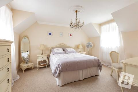 3 bedroom end of terrace house for sale, Cornsland Close, Upminster, Essex, RM14