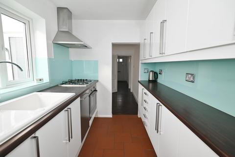 2 bedroom terraced house to rent, Gomer Place, Teddington TW11