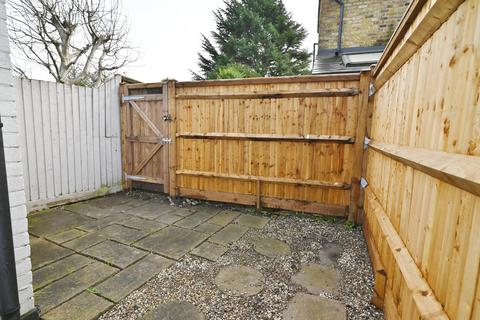 2 bedroom terraced house to rent, Gomer Place, Teddington TW11