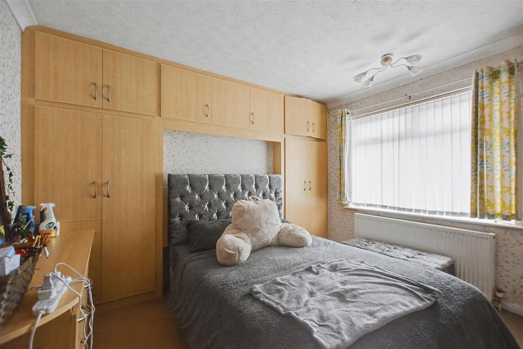 Bedroom 1 1.jpeg