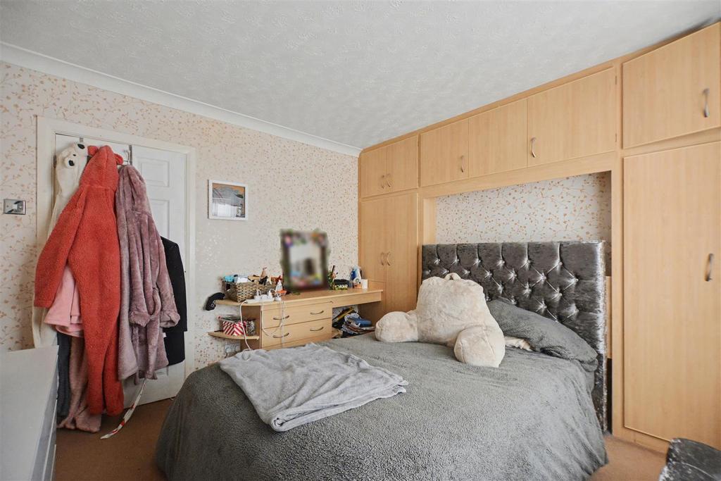 Bedroom 1 2.jpeg