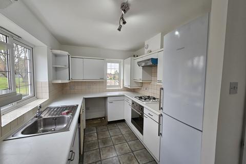 2 bedroom flat to rent, PRIORY FIELD DRIVE