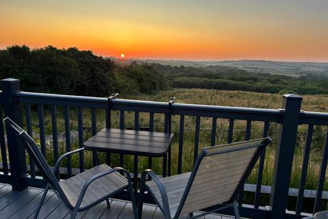 undefined, White Cross TR8