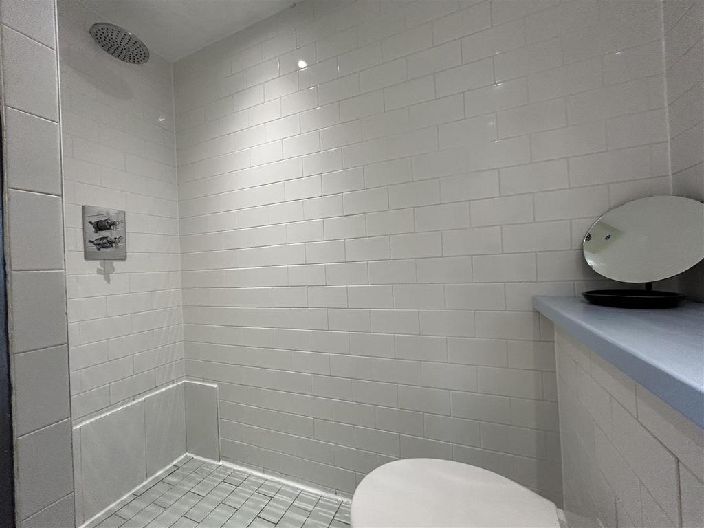 En-suite (2).jpeg