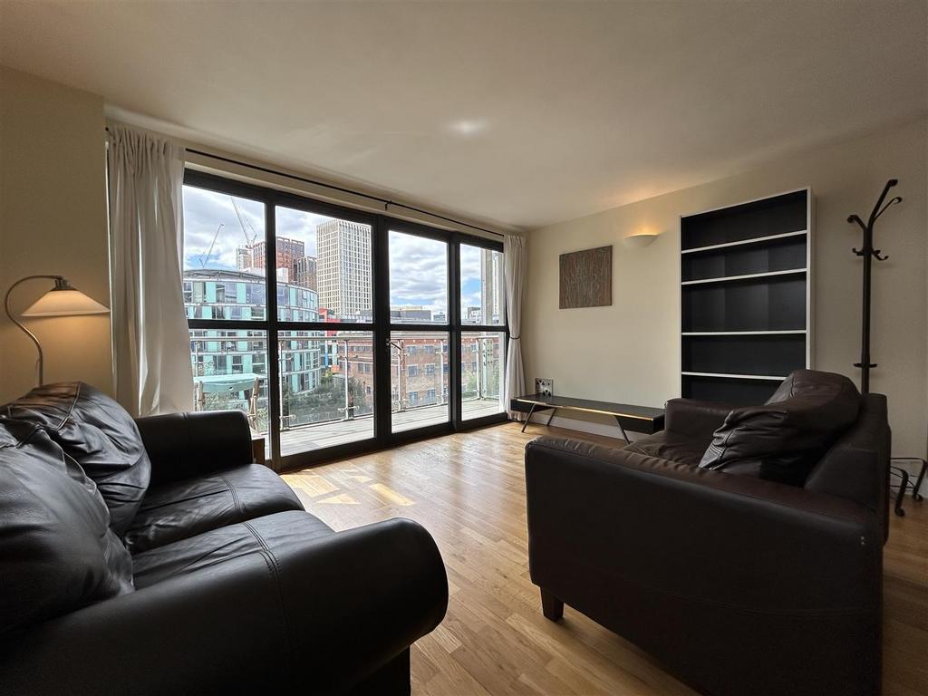Livingroom (2).jpeg