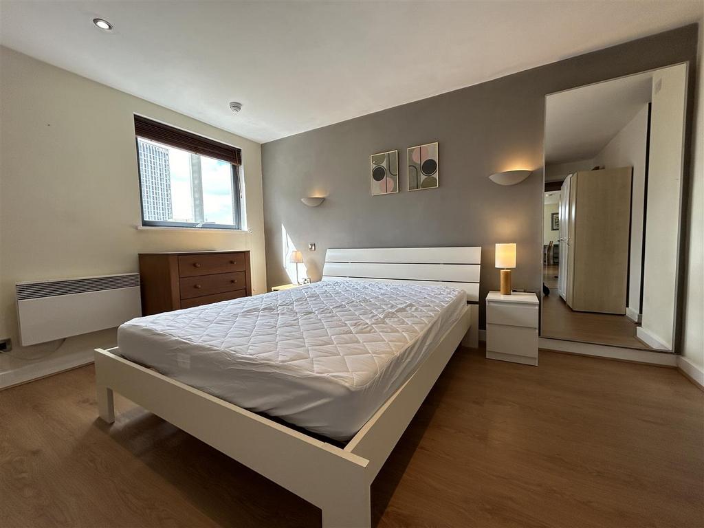 1st Bedroom (3).jpeg