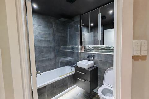 2 bedroom flat to rent, Weavers Way, London NW1