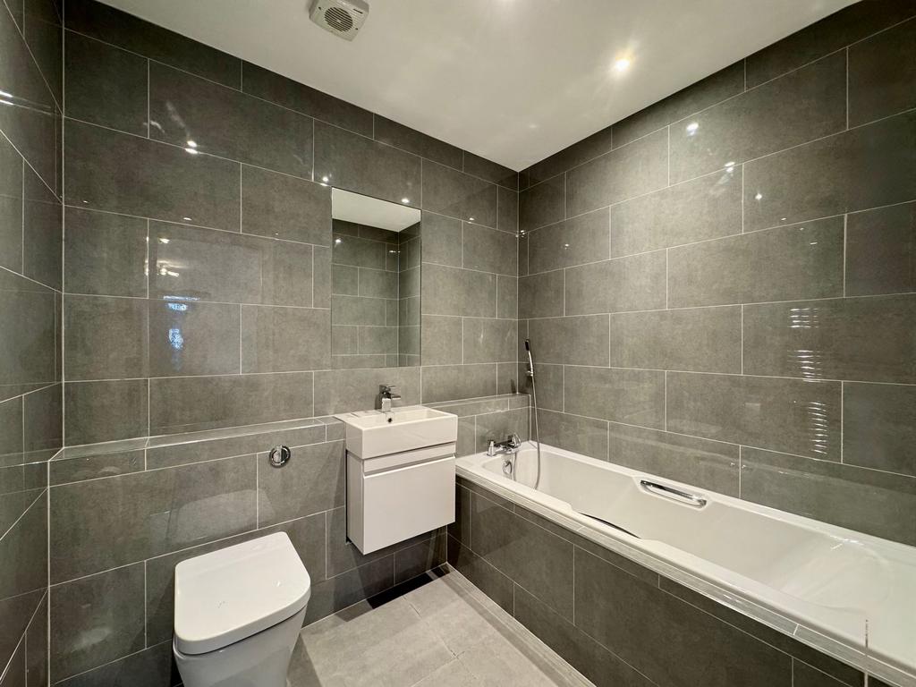 En-suite bathroom