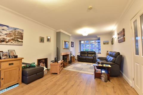 3 bedroom semi-detached house for sale, Lynwood Avenue, Kingswinford DY6