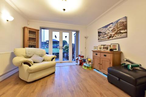 3 bedroom semi-detached house for sale, Lynwood Avenue, Kingswinford DY6