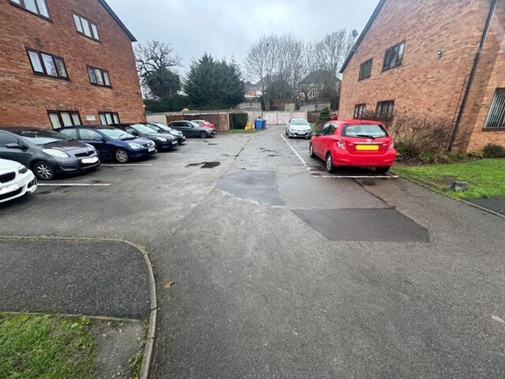 Flat 3 Gilbertstone Court Parking.jpeg