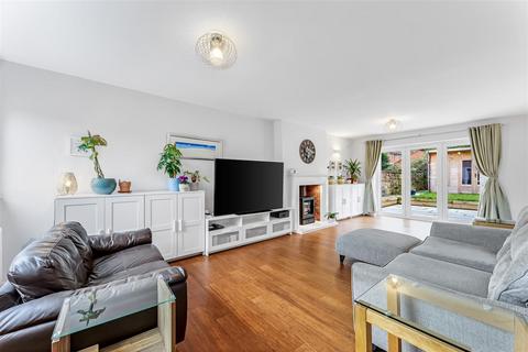 4 bedroom detached house for sale, Dornoch Avenue, Southwell NG25