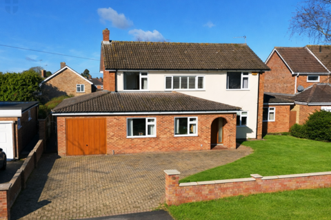 4 bedroom detached house for sale, King Edward Avenue, Aylesbury