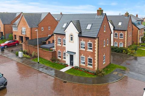4 bedroom detached house for sale, Harper Close, Warwick