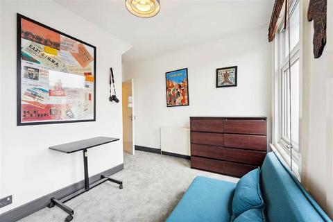 2 bedroom flat for sale, Brixton Hill, London SW2