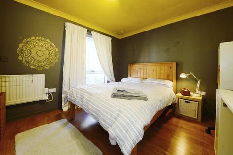 2 bedroom apartment for sale, Ramsey Walk, London