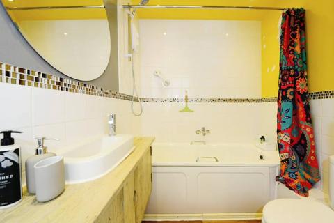 2 bedroom apartment for sale, Ramsey Walk, London