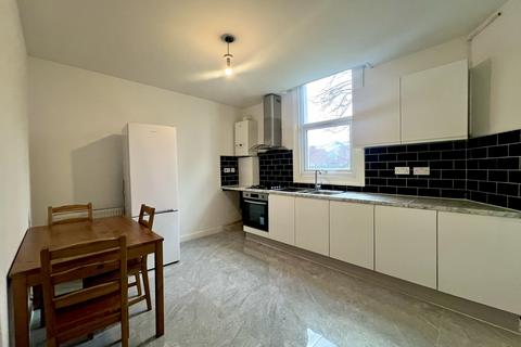2 bedroom flat to rent, South Lambeth Road, SW8