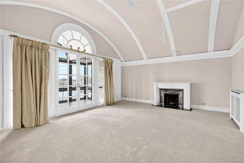 3 bedroom property to rent, Russell Road, Shepperton, Surrey, TW17