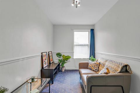 Flat 9, 2 VICTORIA TERRACE, LEEDS