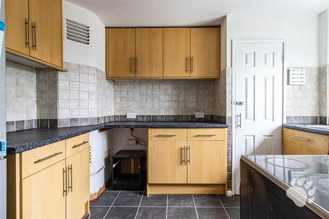 2 bedroom maisonette for sale, Tinkler Side, Basildon SS14
