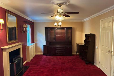 2 bedroom house to rent, Hopton Road, Stevenage