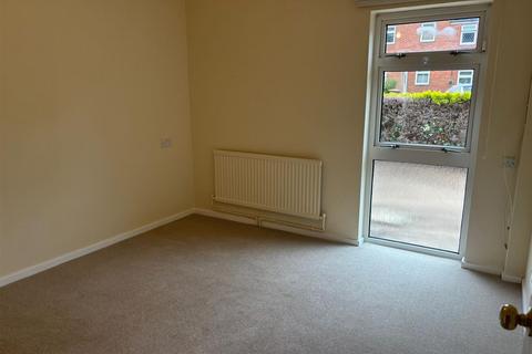 2 bedroom house to rent, Hopton Road, Stevenage