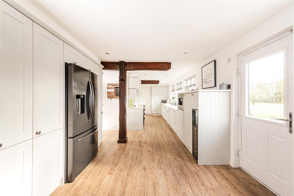 Kitchen/Breakfast Rm