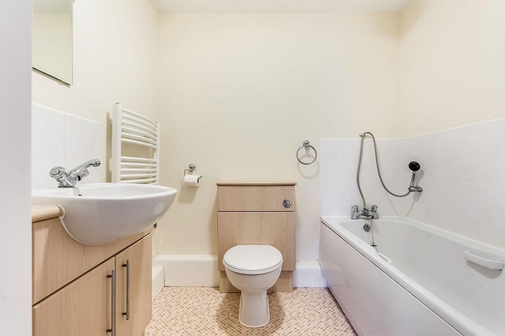 Family Bathroom/WC