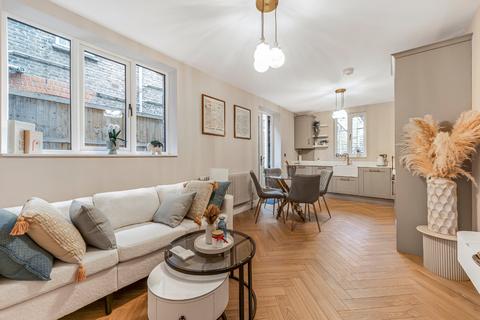 2 bedroom flat for sale, Atherfold Road, London, SW9
