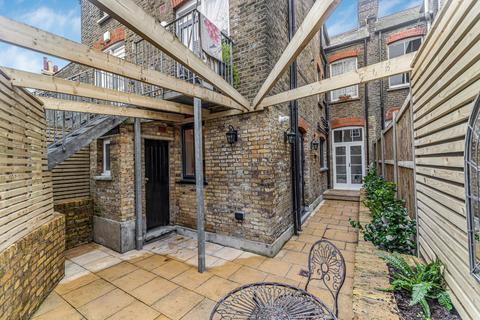 2 bedroom flat for sale, Atherfold Road, London, SW9