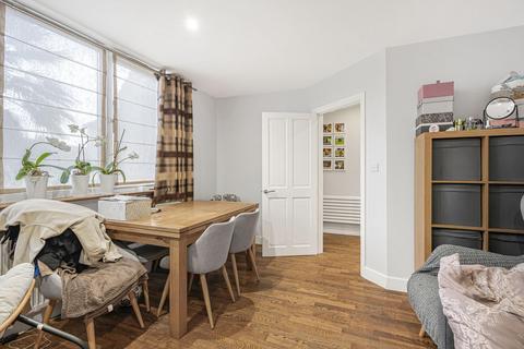 3 bedroom house for sale, Montagu Crescent, London
