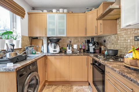 3 bedroom house for sale, Montagu Crescent, London