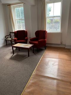 2 bedroom flat to rent, Burgate Lane