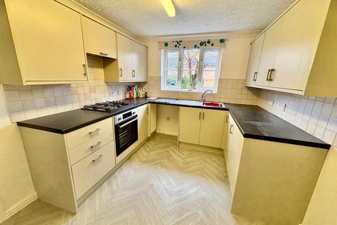 3 bedroom end of terrace house to rent, Whittlesey, Peterborough