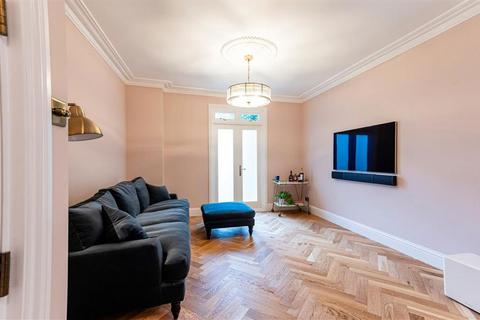 3 bedroom semi-detached house for sale, Lorn Road, London SW9