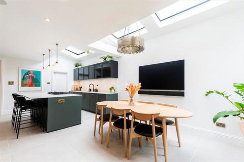 3 bedroom semi-detached house for sale, Lorn Road, London SW9