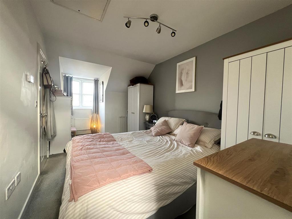 Bed 1 (2).JPG