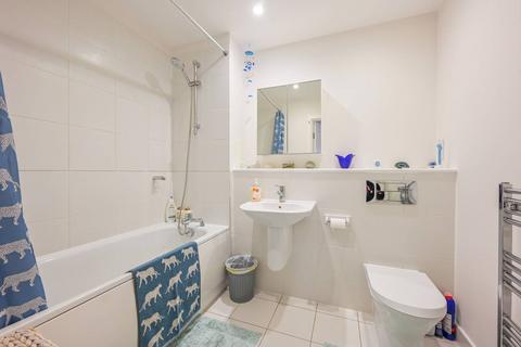 3 bedroom flat for sale, Celestial House, Tower Hamlets, London, E14