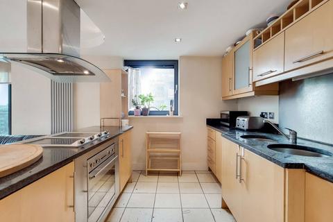 2 bedroom flat for sale, Millharbour, Canary Wharf, London, E14