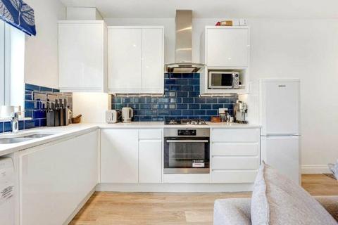 1 bedroom flat for sale, Undine Street, London SW17