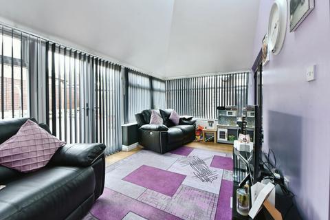 3 bedroom semi-detached house for sale, Harbour Farm Road, Tameside SK14