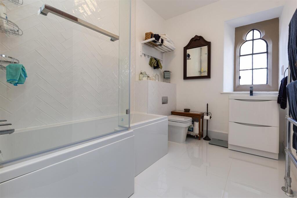 Principal Bathroom