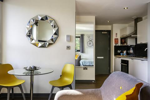 undefined, Cardigan Lane, Leeds