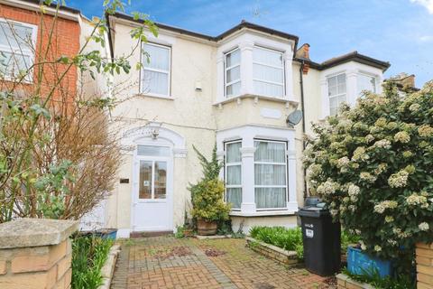 3 bedroom end of terrace house for sale, Wanstead Park Road, Ilford IG1