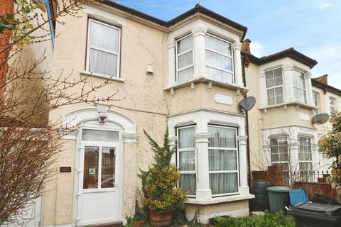 3 bedroom end of terrace house for sale, Wanstead Park Road, Ilford IG1