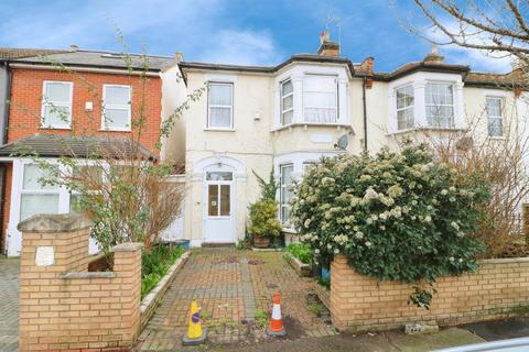 3 bedroom end of terrace house for sale, Wanstead Park Road, Ilford IG1