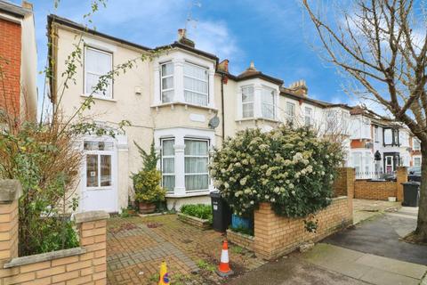 3 bedroom end of terrace house for sale, Wanstead Park Road, Ilford IG1