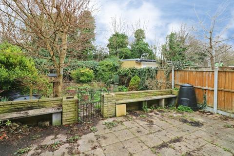 3 bedroom end of terrace house for sale, Wanstead Park Road, Ilford IG1