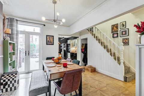 4 bedroom terraced house for sale, Bostock Avenue, Northampton, NN1